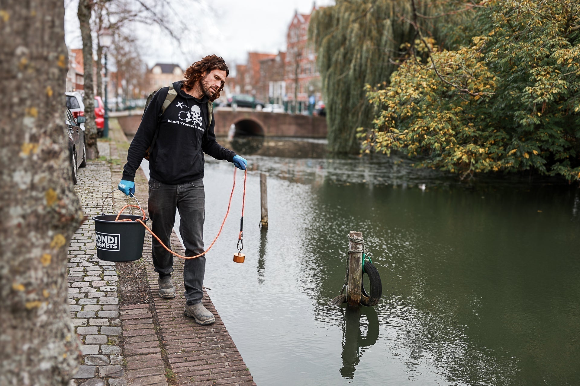 Magnet Fishing for Beginners: Ultimate Guide + Best Gear Tips