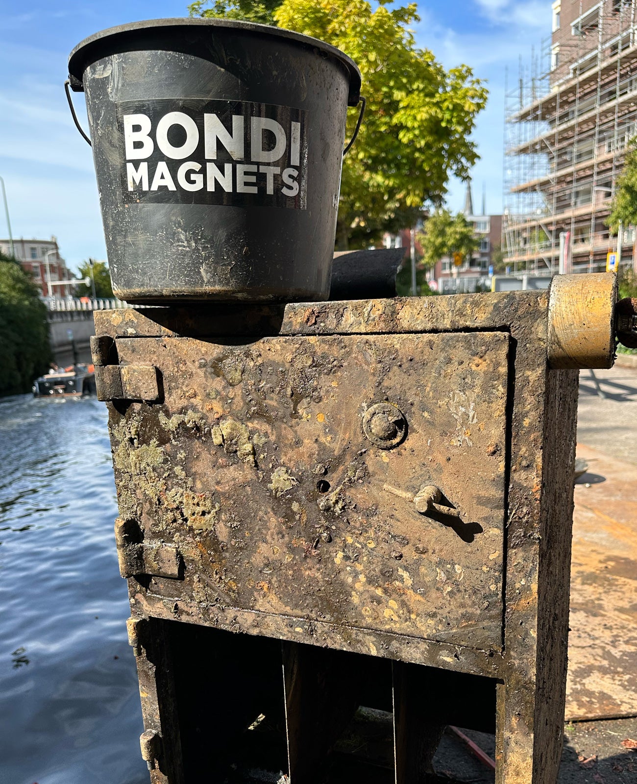 The Bondi Gold magnet - 1460 kg / 3220 lbs – Bondi Magnets